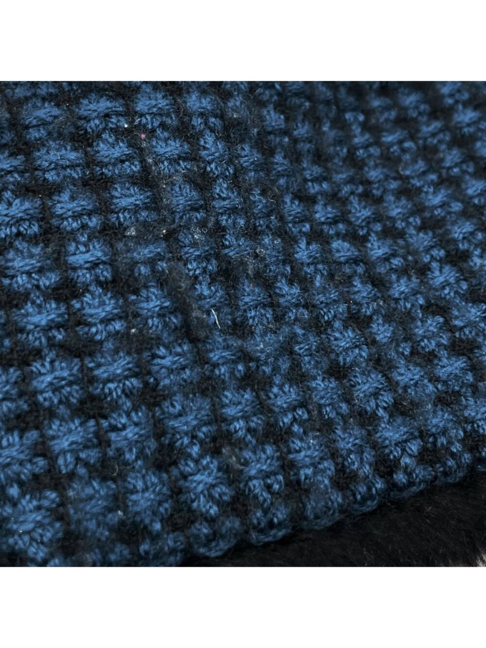 Chanel CC Logo Fur Scarf Shawl Fur Black Blue - Picture 5 of 7